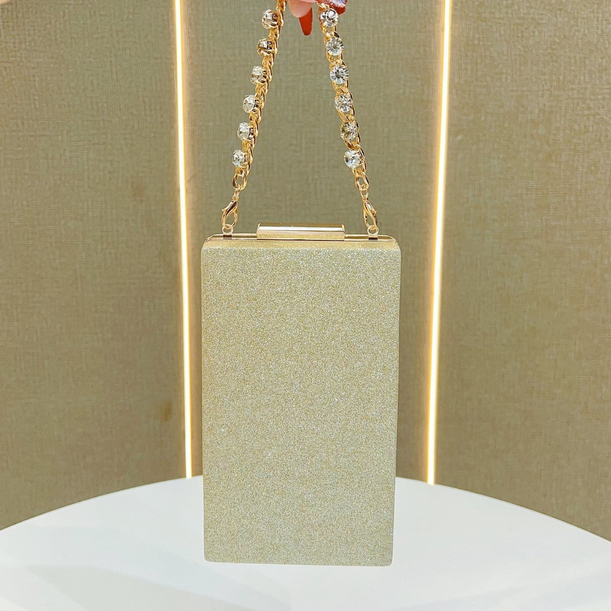 Elegante kristall-akzentierte Abend-Clutch