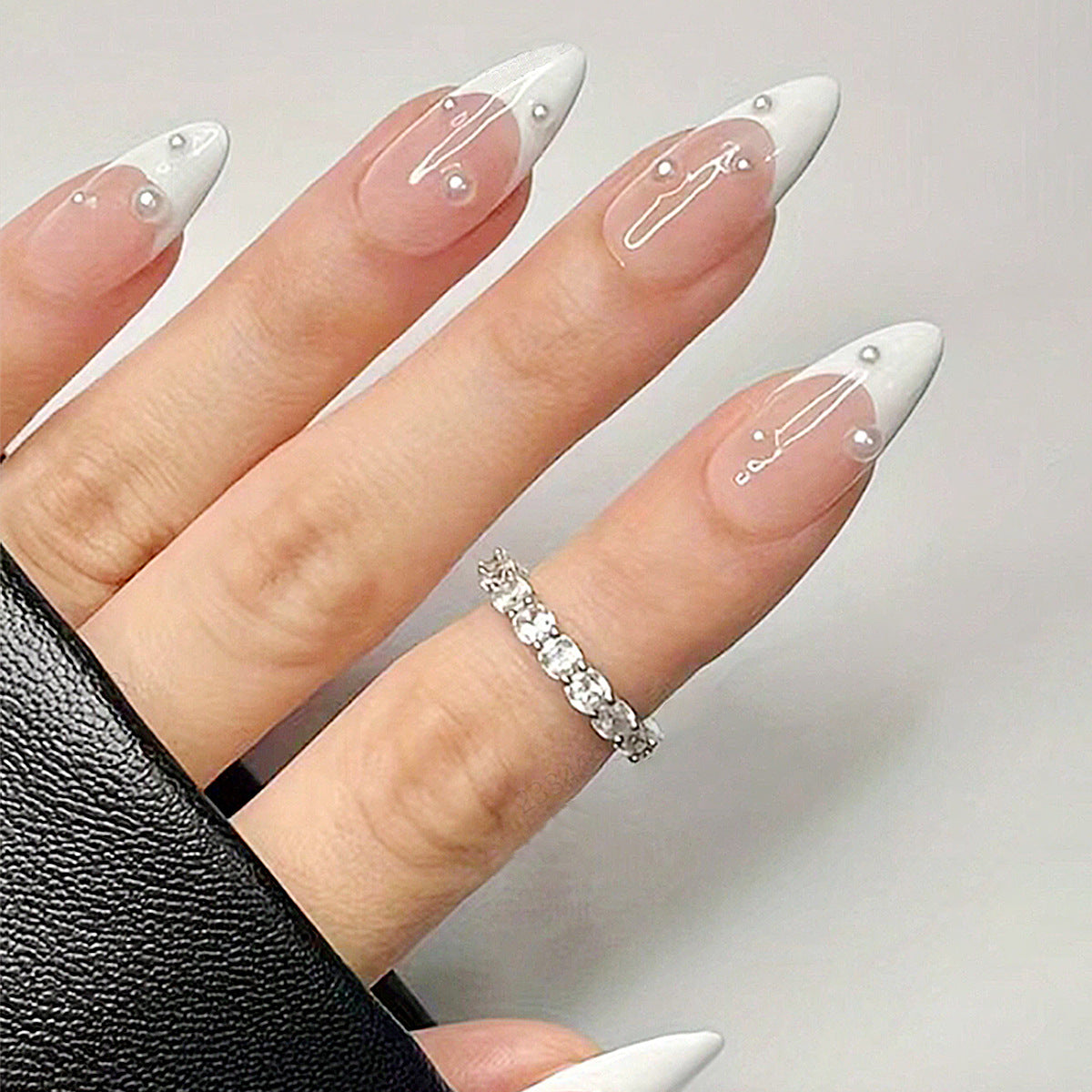 Elegante 3D Perle Akzent Stiletto Nagelkunst Erweiterungen Brehn