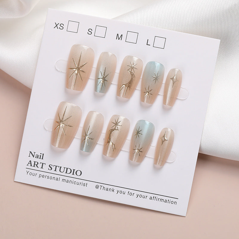 Künstlerisches Press-On-Nageldesign Brehn