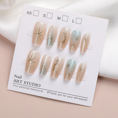 Künstlerisches Press-On-Nageldesign Brehn