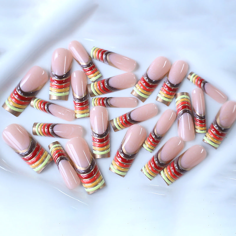 Künstlerisches French Tip Nagelset Brehn