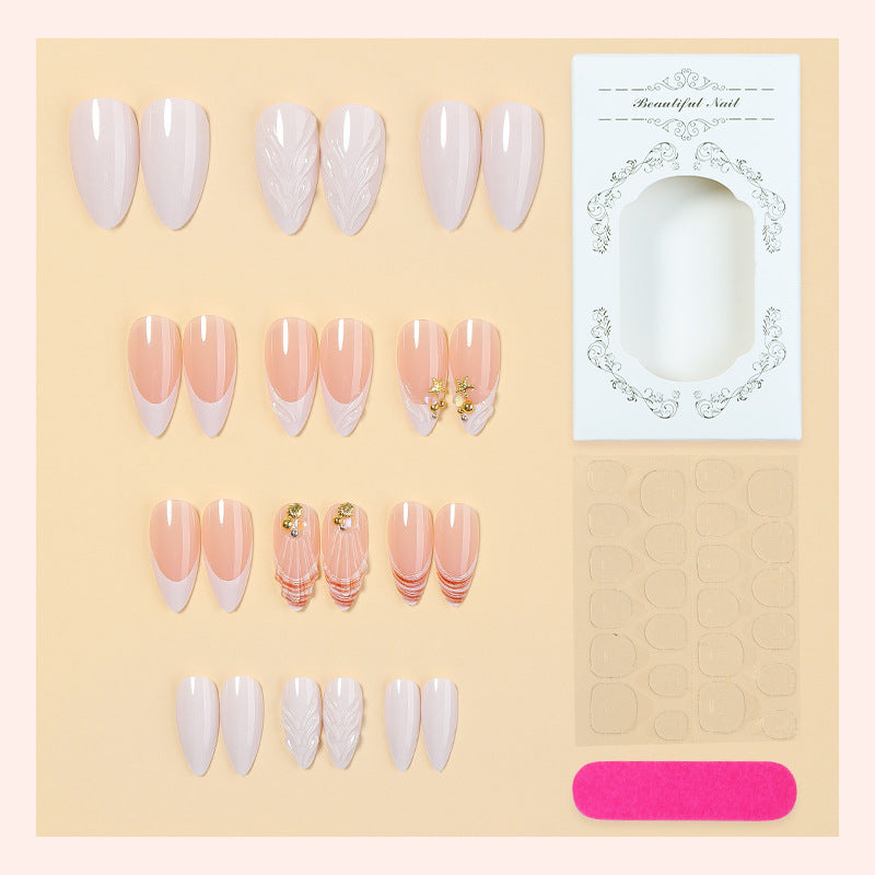 Elegante dekorative Press-On Nails Kollektion Brehn