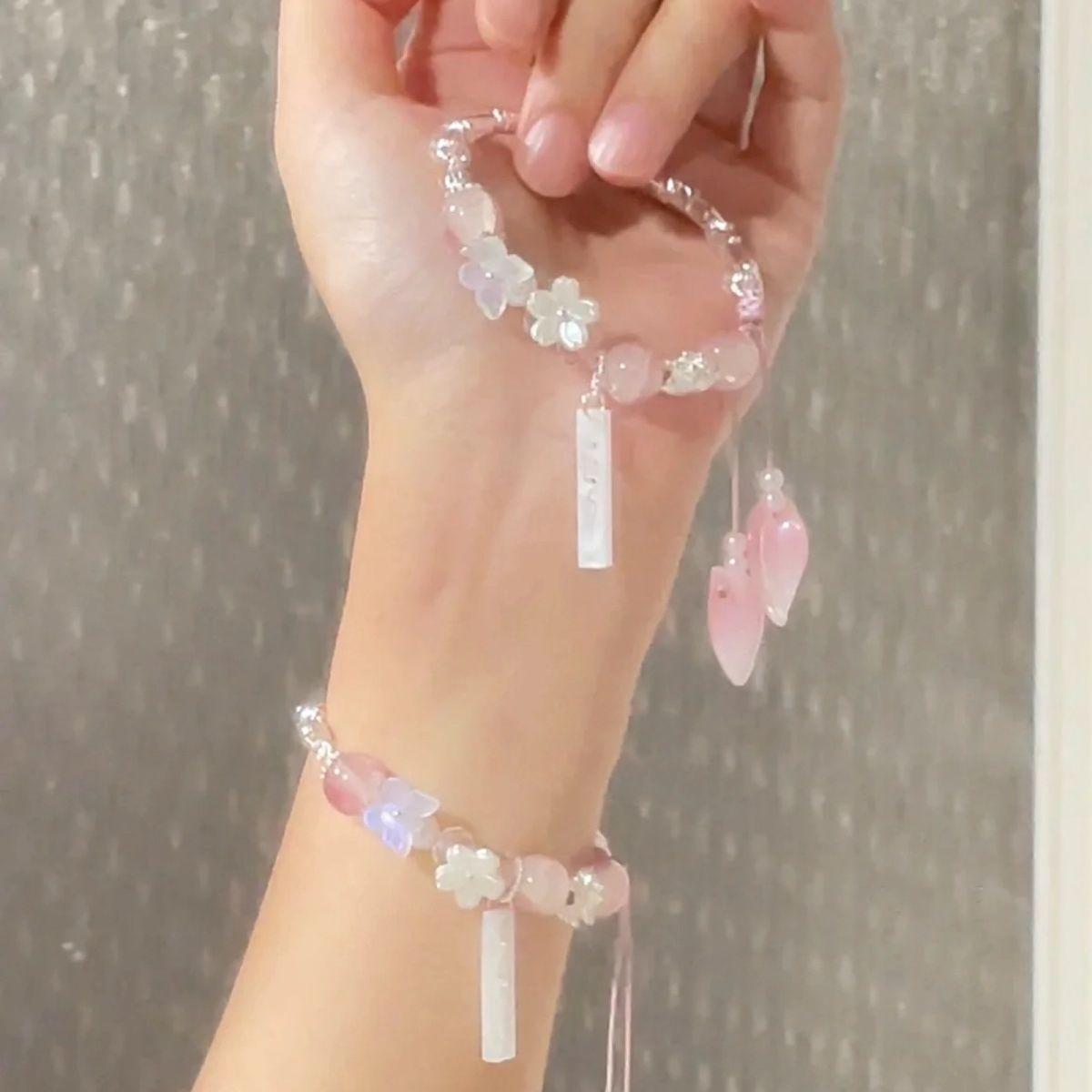 Floral Perlencharme Armreif Brehn