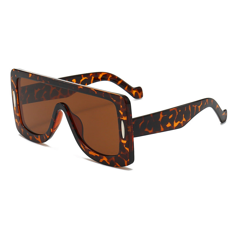 Damen Oversized Sonnenbrille im modernen Bauhaus-Stil Brehn