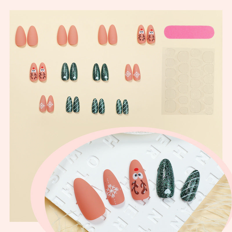 Kreatives Nagelkunstset mit winterlichem Design Brehn