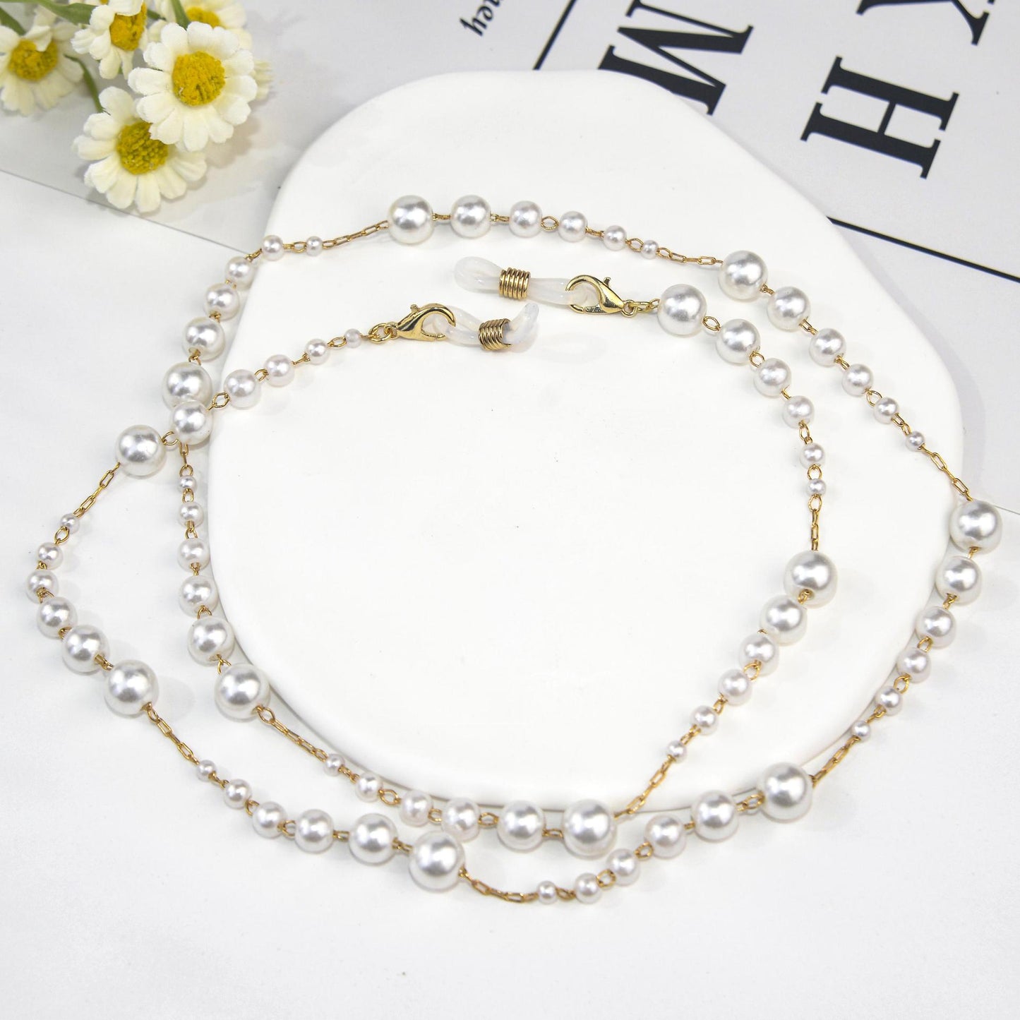 Elegante Perlenbesetzte Brillenkette Brehn