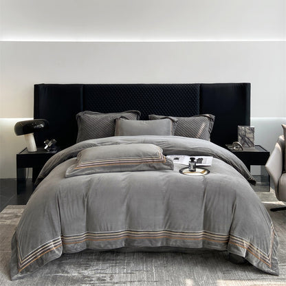 Luxuriöses Velvet Bettbezug- und Kissenbezug-Bettwäsche-Set mit besticktem Saum