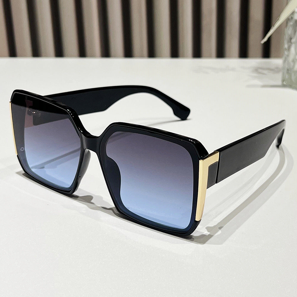 Damen modische Sonnenbrille mit eleganten Akzenten Brehn