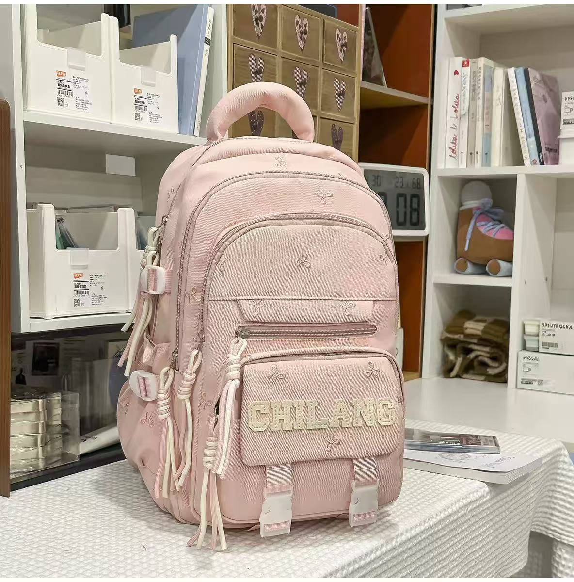 Mehrfächer gestickter Schulrucksack