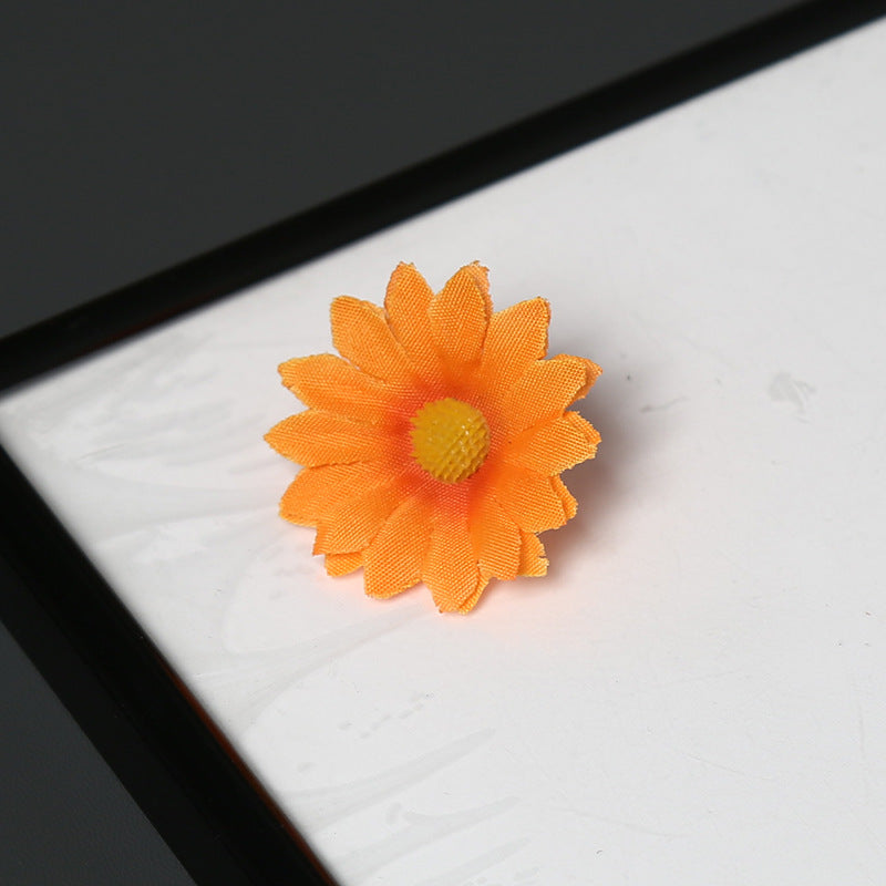 Elegante Stoff Margeritenblume Brosche für dekorativen Gebrauch