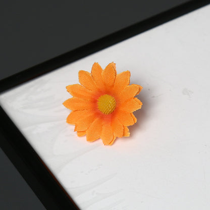 Elegante Stoff Margeritenblume Brosche für dekorativen Gebrauch