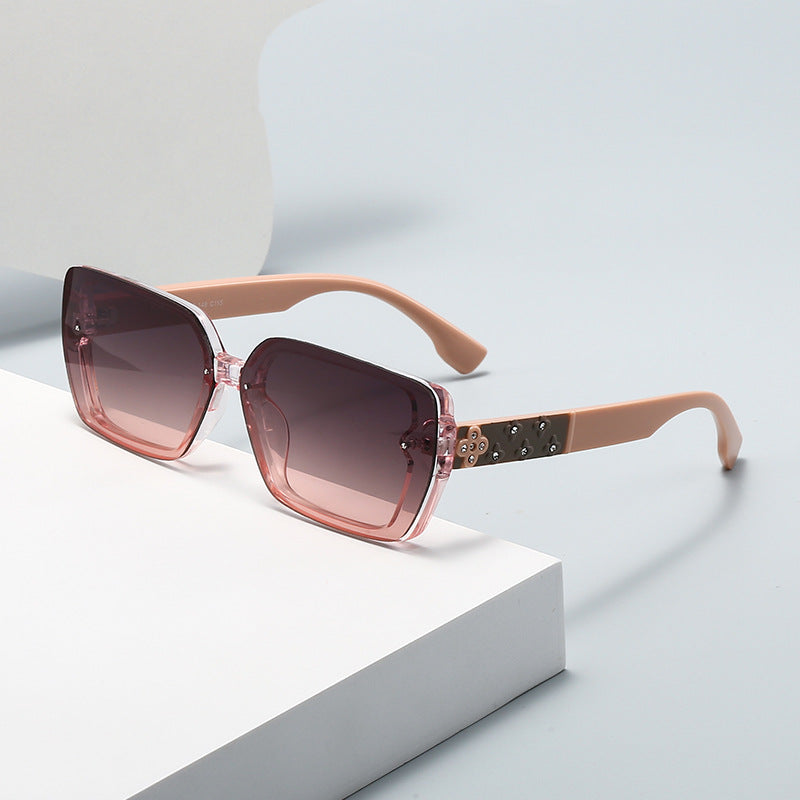 Damen Sonnenbrille mit extravaganten Schmuckdetails Brehn