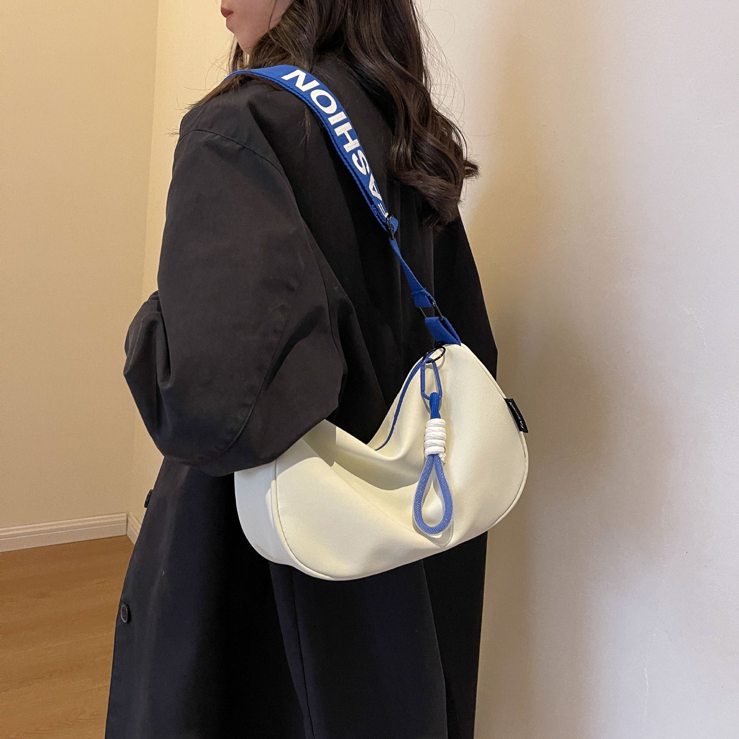 Modische Schultertasche mit Verstellbarem Tragegurt Brehn