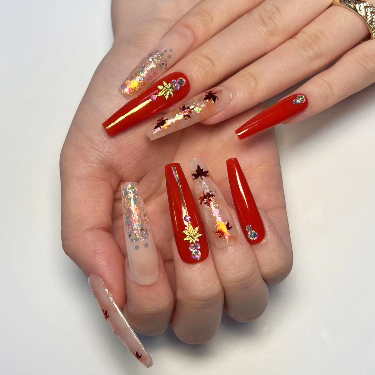 Kunstvolle Nagelverlängerungen mit Herbstmotiven Brehn