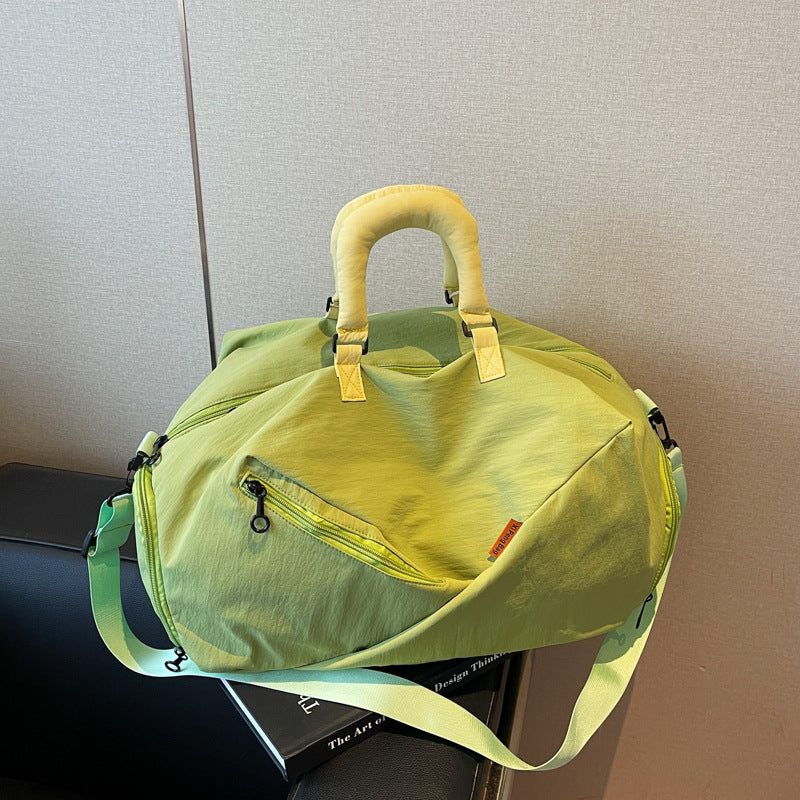 Sportliche Reisetasche Mit Innovativem Design Brehn