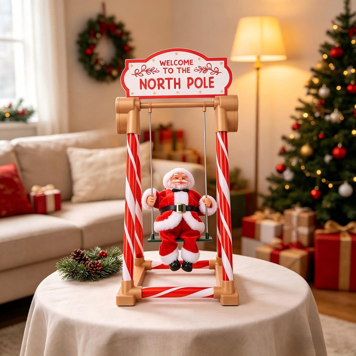 Dekorative Weihnachtsmann Figur auf Schaukel