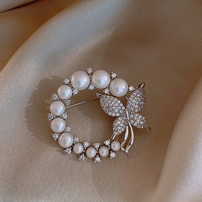 Exquisite Perlen und Strass Brosche Brehn