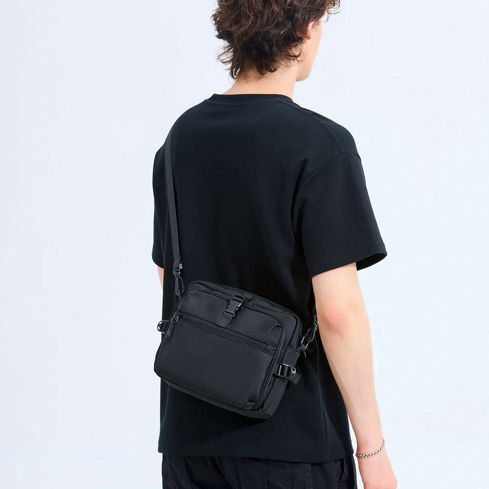 Verstellbare kompakte Slingtasche Brehn