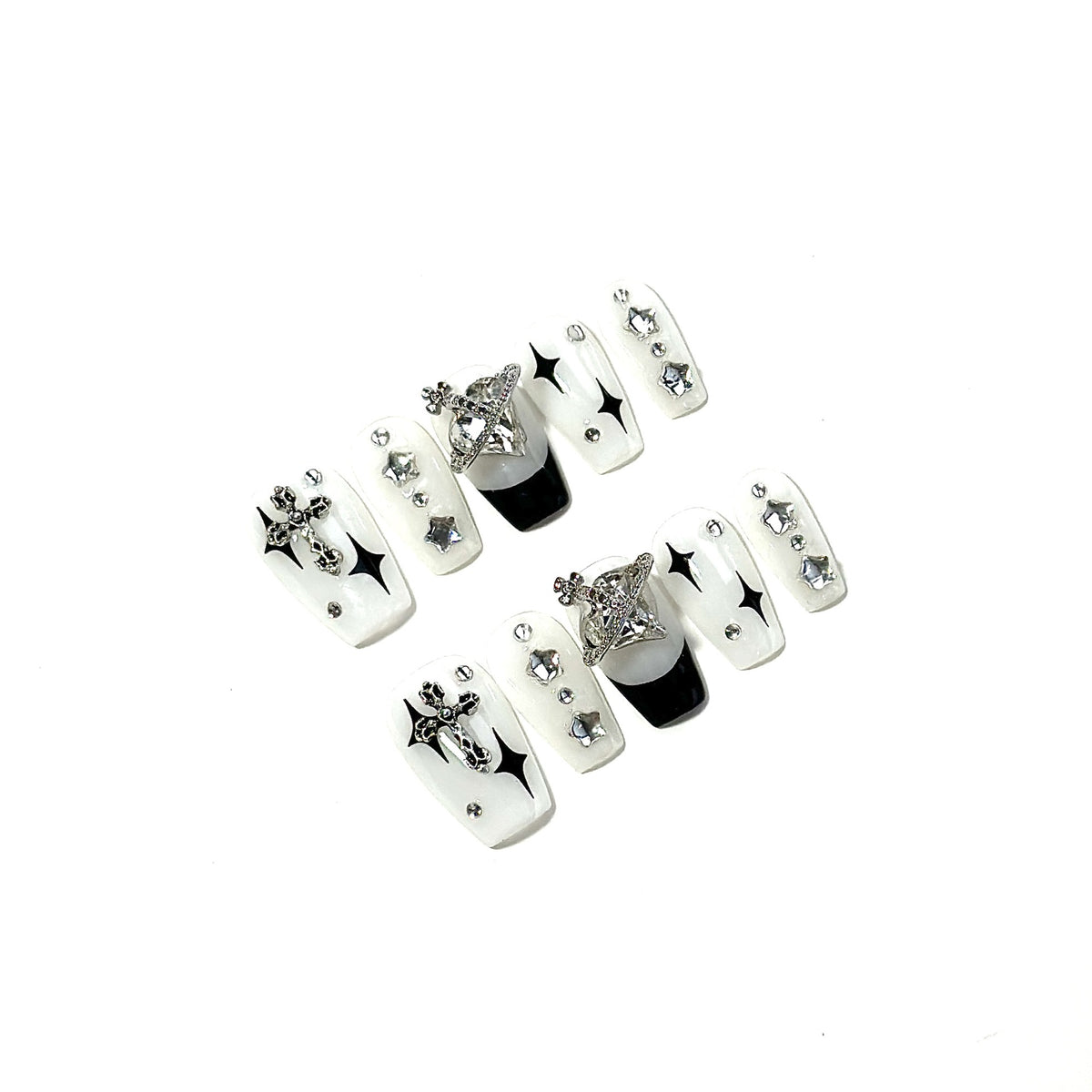 Dekorativer Press-On Nagelkunstset mit Kreuzdesigns