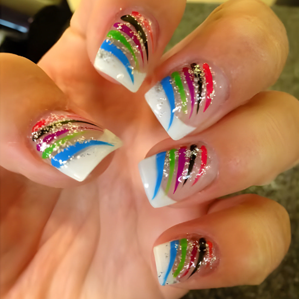 Stylisches French Tip Nagelkunstset Brehn