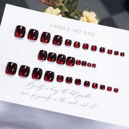 Glänzendes rotes Press-On-Nagelset Brehn