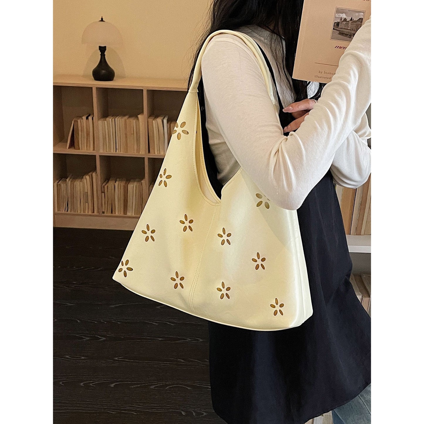Floral Cut-Out Hobo Bag Brehn