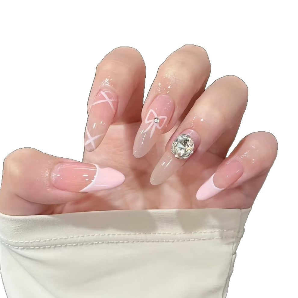 Künstlerisches Press-On-Nagelset mit Blumen- und Herzdesigns Brehn