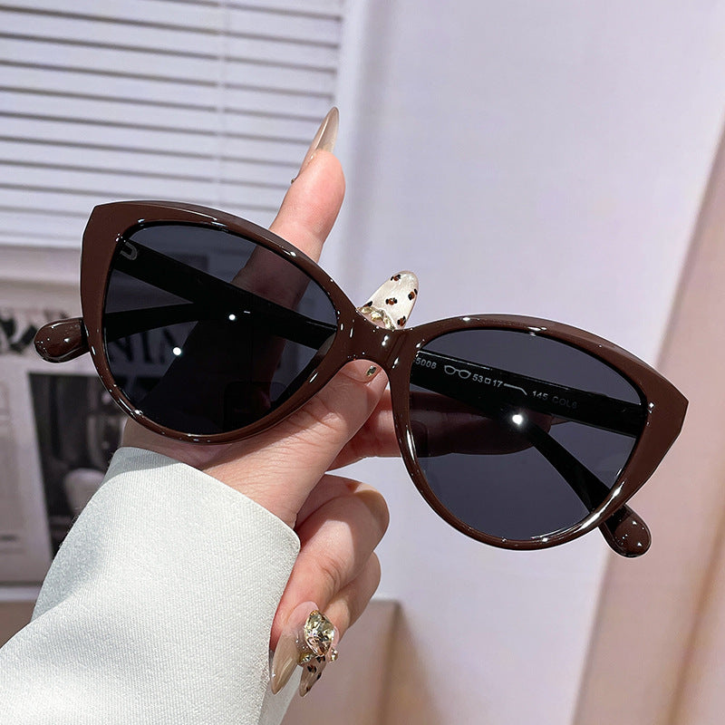 Damen Cat-Eye Sonnenbrille mit modischem und robustem Rahmen Brehn