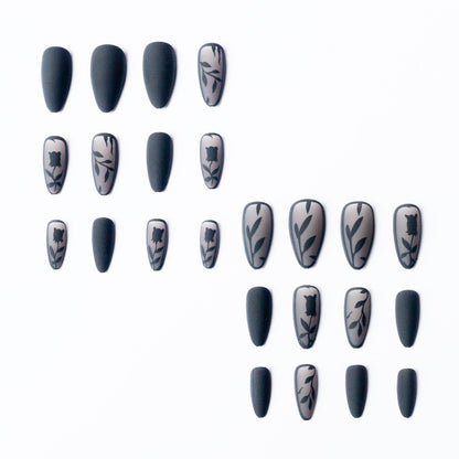Künstlerisches, blumeninspiriertes Nagelkunst-Set