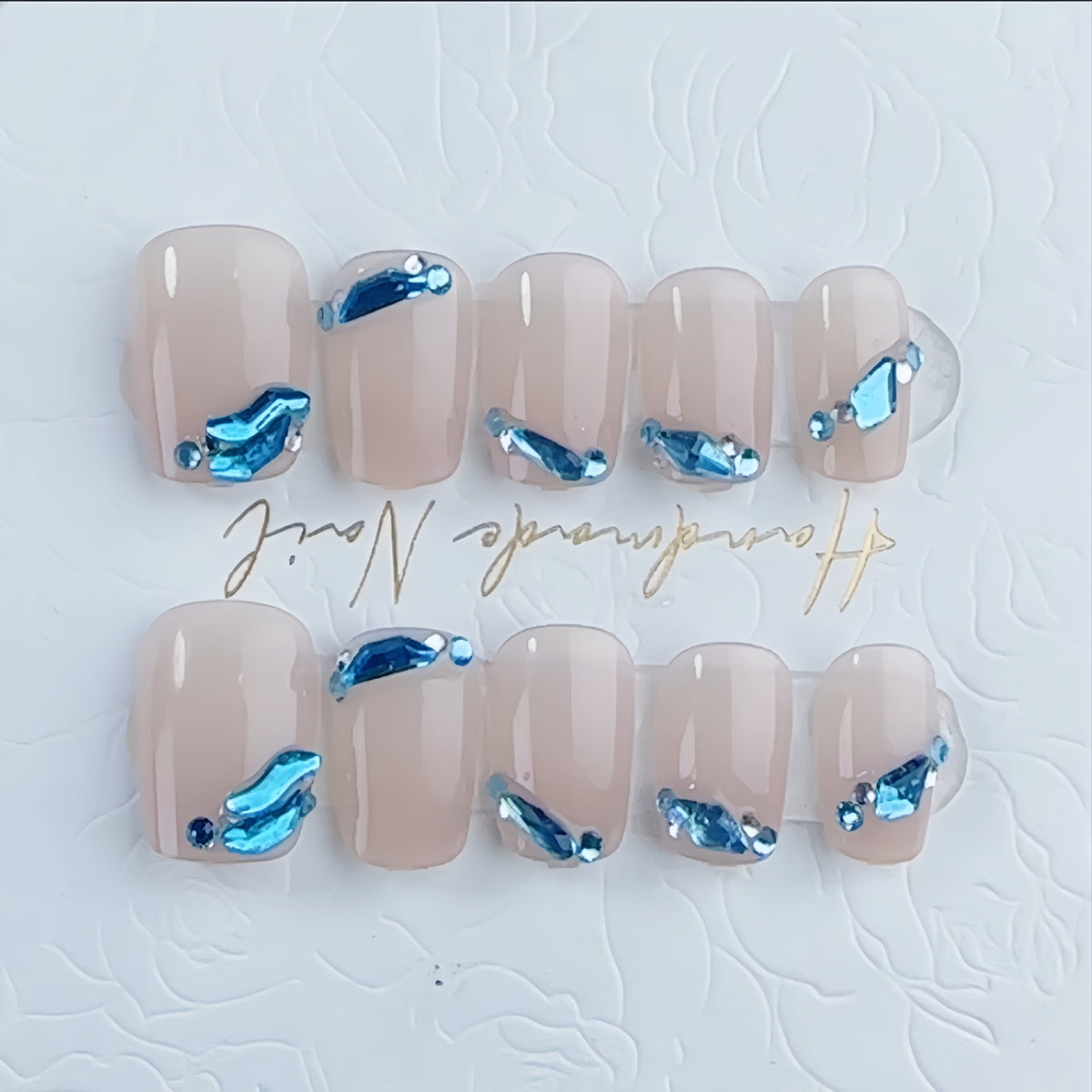 Künstlerisches dekoratives Press-On-Nagelset Brehn