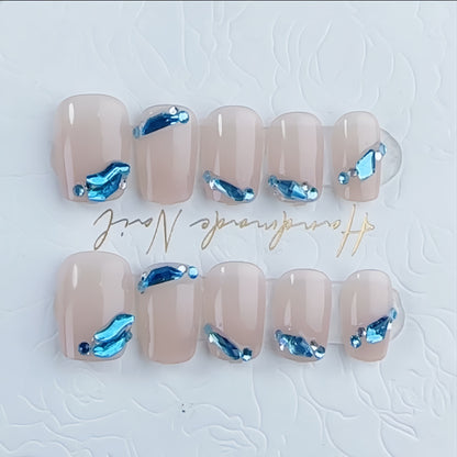 Künstlerisches dekoratives Press-On-Nagelset Brehn