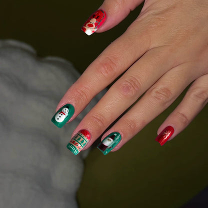 Festliche Feiertagsmotiv-Nagelkunst