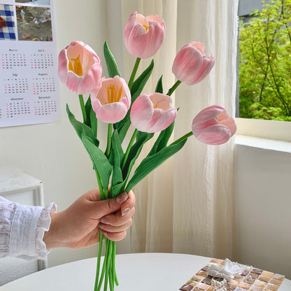 Dekorativer Tulpen-Bundle