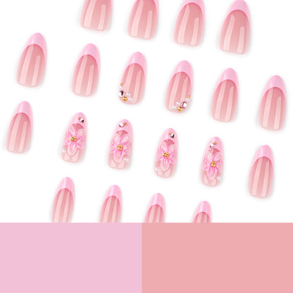 Kunstvolle Nagelverlängerungen mit elegantem floralem Design Brehn