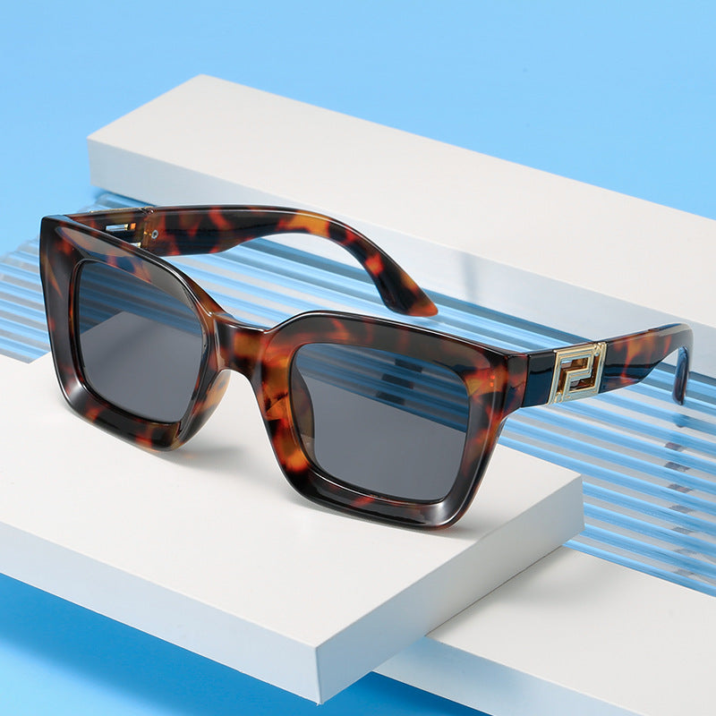 Damen Quadratische Sonnenbrille mit luxuriösem Design Brehn