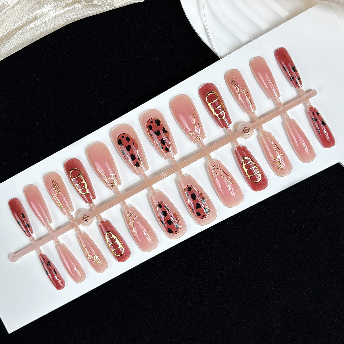 Elegantes Nail Art Set Brehn