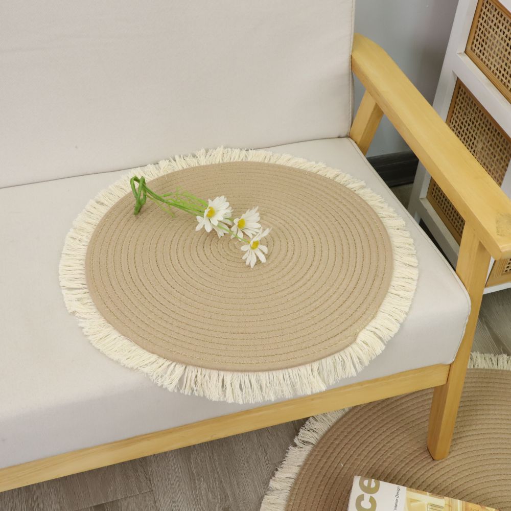 Runderteppich mit gefranstem Design