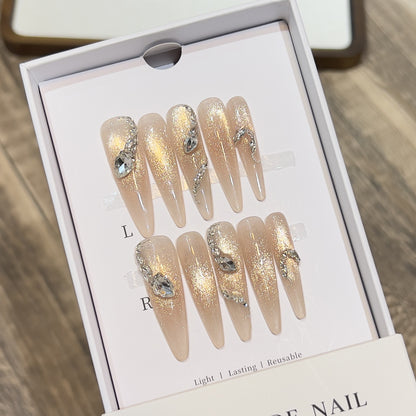 Dekoratives Stiletto Press-On-Nagelkunstset mit Kristallakzenten Brehn