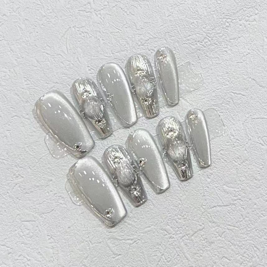 Elegantes Press-On-Nagelset mit Metallic-Finish Brehn