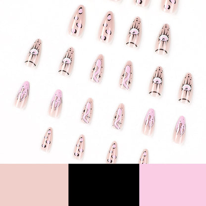 Kunstvolle Nagelverlängerungen im kreativen Design Brehn
