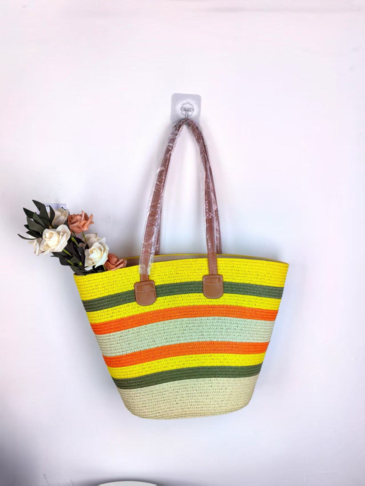 Sommerliche Strandtasche und Sonnenhut Brehn