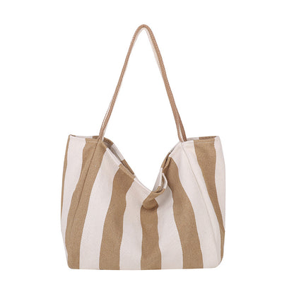 Geräumige gestreifte Strandtasche