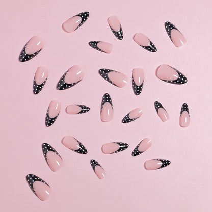 Künstlerisches French Tip Press-On Nails Set Brehn