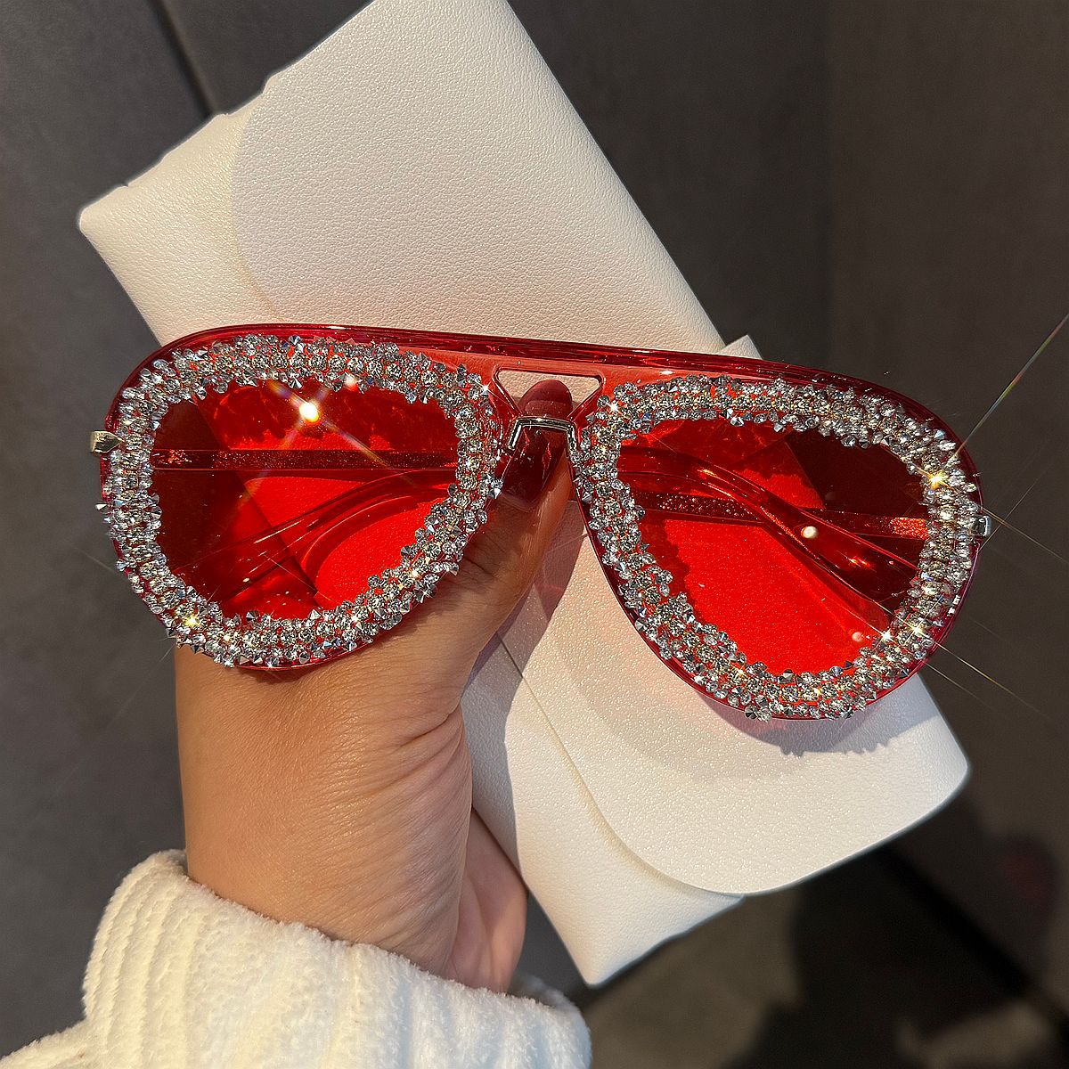 Damen extravagante Herz-Sonnenbrille mit funkelndem Strassrahmen Brehn