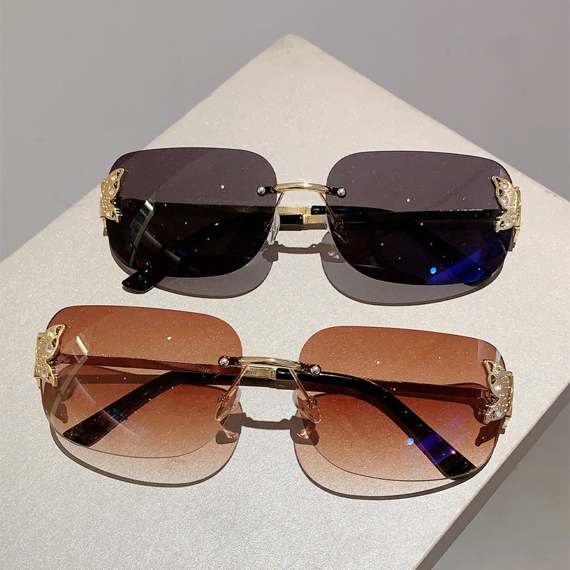 Damen modische Sonnenbrille mit filigranem Schmetterlingsdesign und schützenden Gläsern Brehn