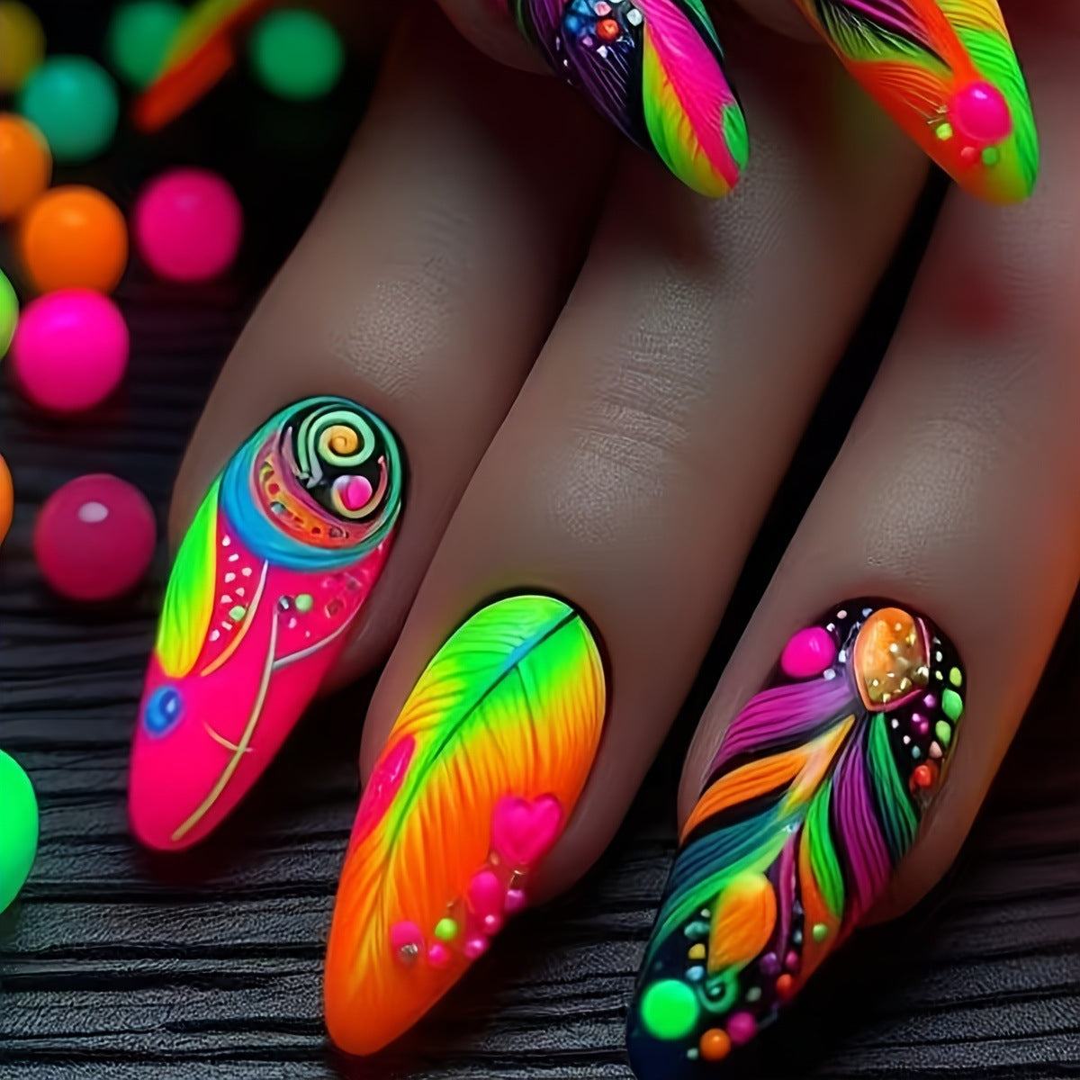 Kreative Kunstnägel mit Neon-Muster Brehn