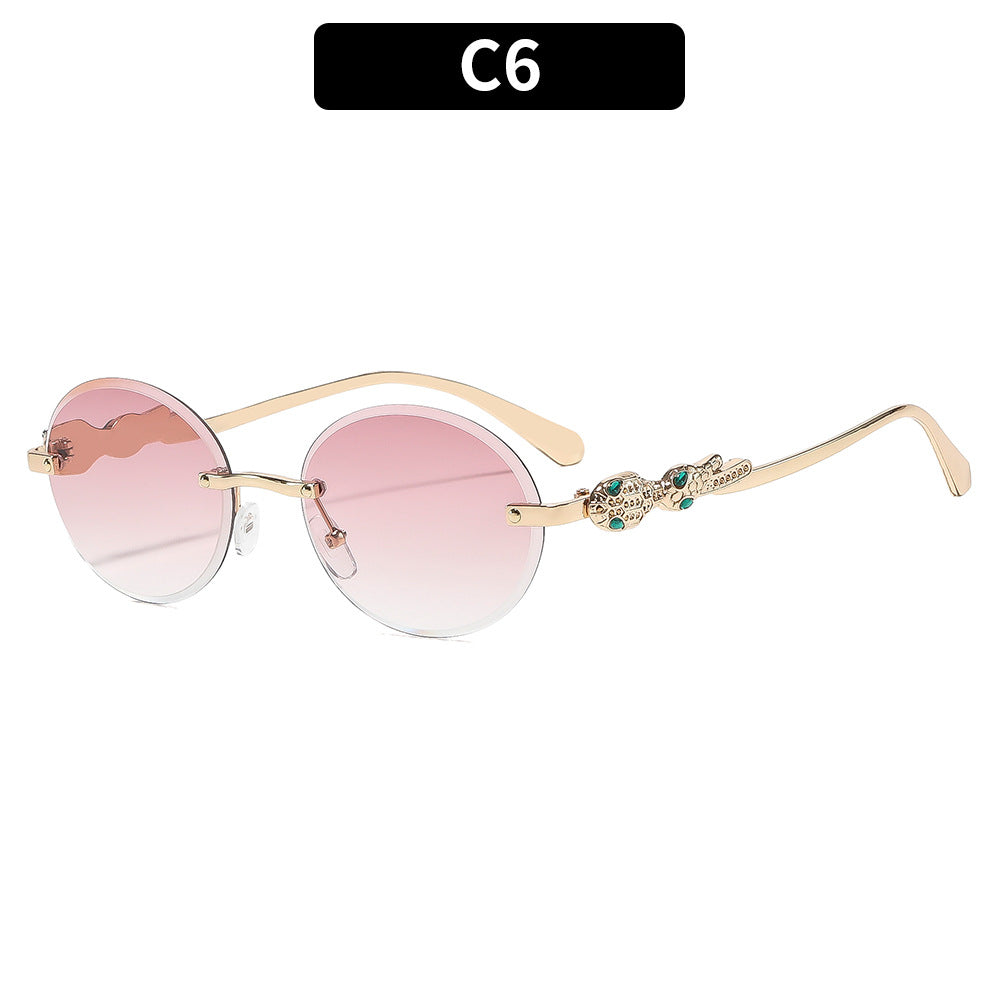 Modische runde Sonnenbrille mit kunstvollen Details