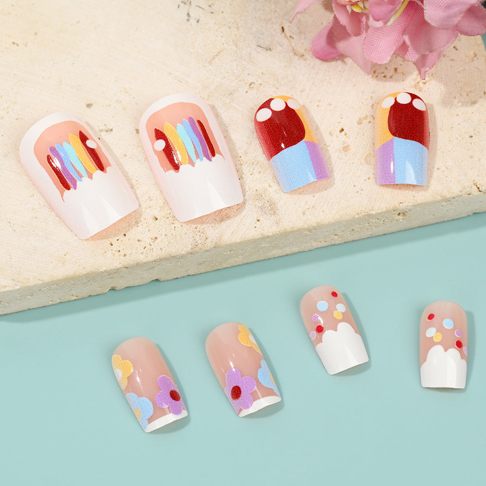 Kreatives Kunstnägel Set mit bunten Designs Brehn
