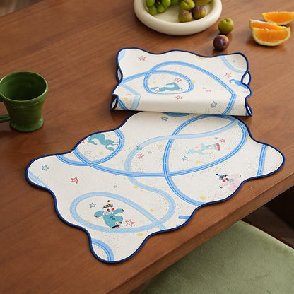 verspieltes Kinder-Tischset aus rutschfestem abwaschbarem Silikon mit Tiermotiven Brehn
