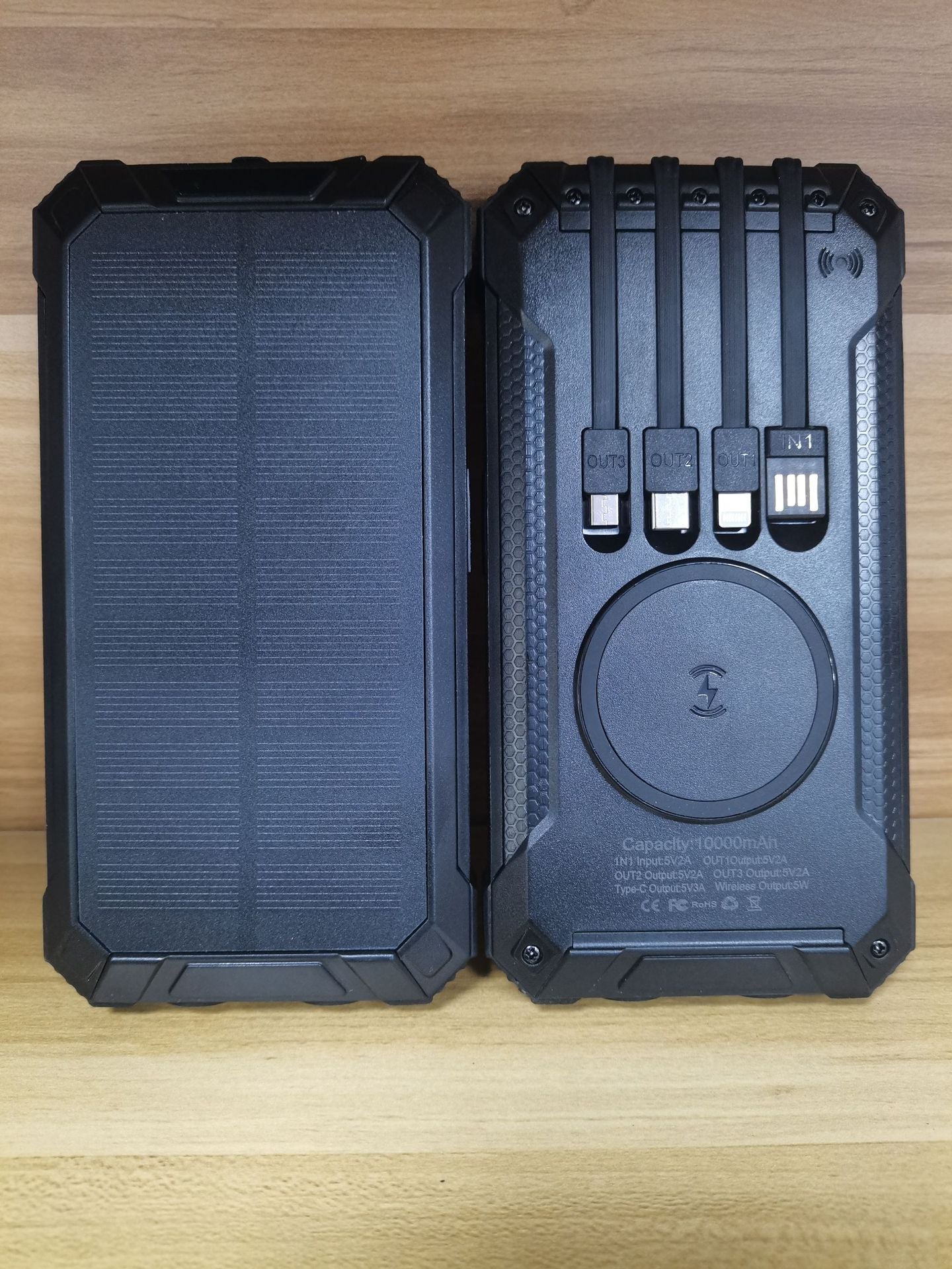 Powerbank mit Solarbetriebenem Schnellladegerät Brehn